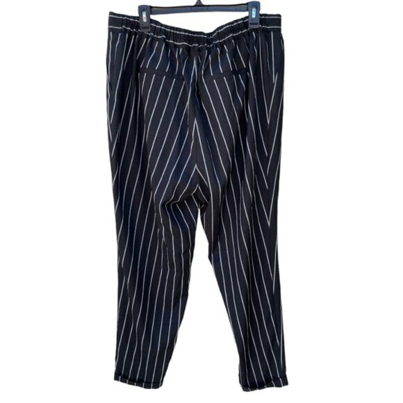Forever 21 Women’s Relax Fit Pleated Black Pinstripe High Waist Trouser Sz 2X - Picture 13 of 13